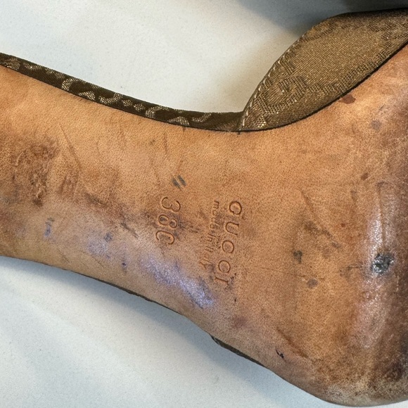 Y2K GG Gucci Gold Horsebit Heels, Size 8 - Picture 7 of 7